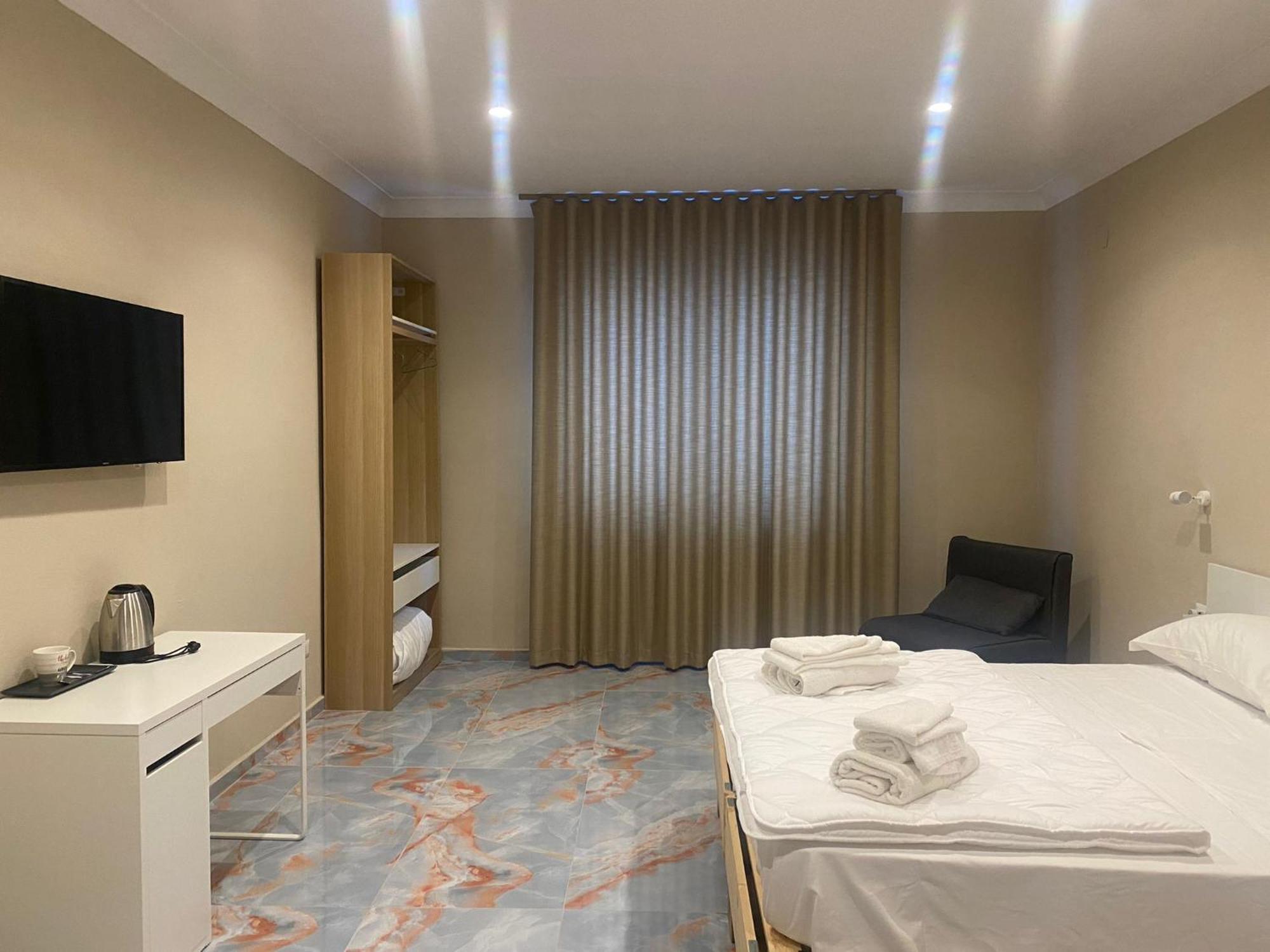 Business House Naples